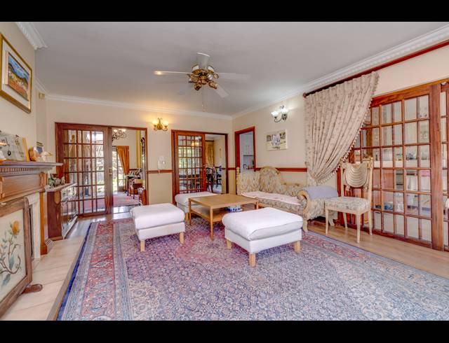4 BEDROOM HOUSE FOR SALE IN LONEHILL